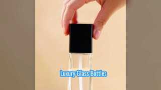 Zestaw przezroczystych butelek kosmetycznych z lukrem, ze szczelną uszczelką i konfigurowalną konstrukcją dla L